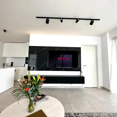 Sky Tower One Apartment