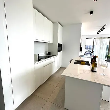 דירה Sky Tower One