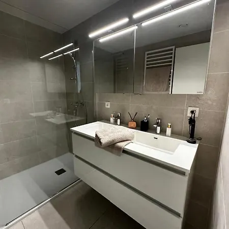 דירה Sky Tower One