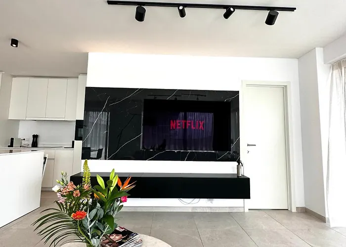 Sky Tower One 公寓